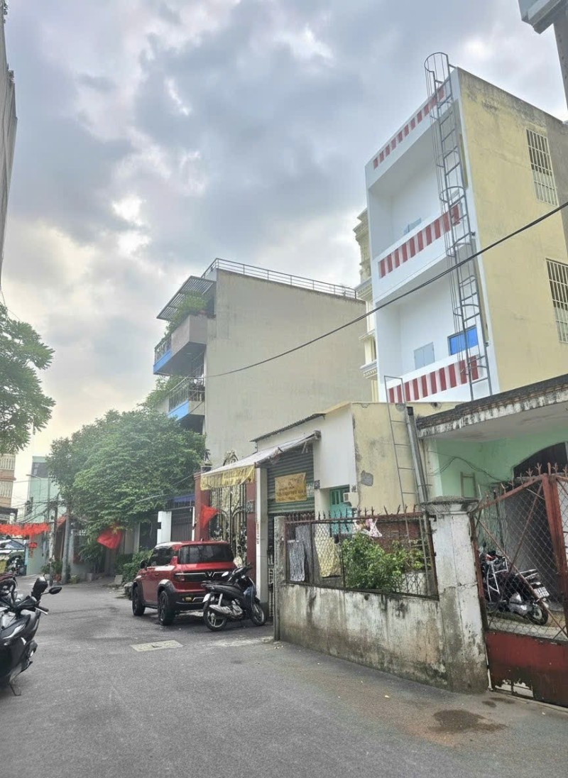 Bán nhà đường Trương Văn Hải, Q9, Thủ Đức, TP HCM. DT 95m2, 2 lầu, 3PN, Giá  8.55  tỷ, SHR 15978861