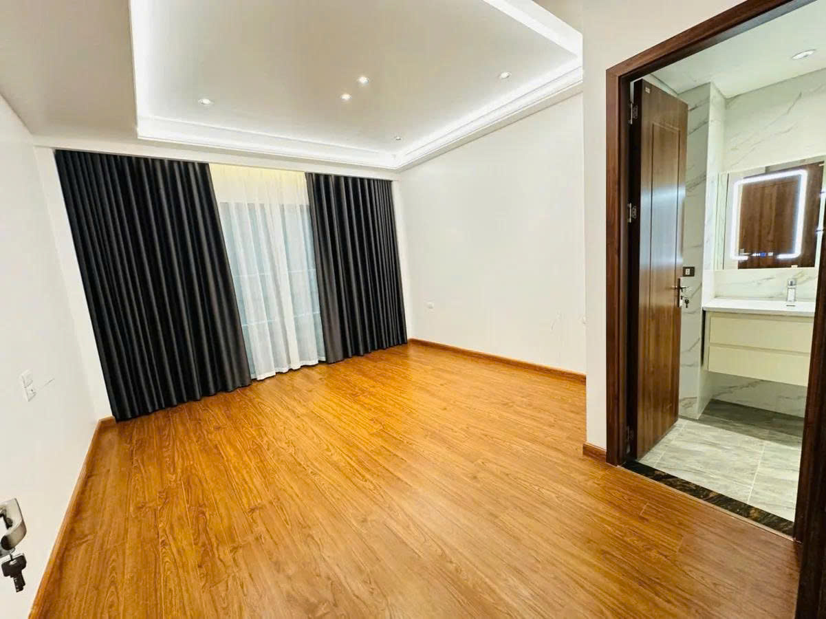 NHÀ ĐẸP TRUNG TÂM ĐỐNG ĐA – THANG MÁY – NGÕ THÔNG – PHỐ TÔN ĐỨC THẮNG 15978869