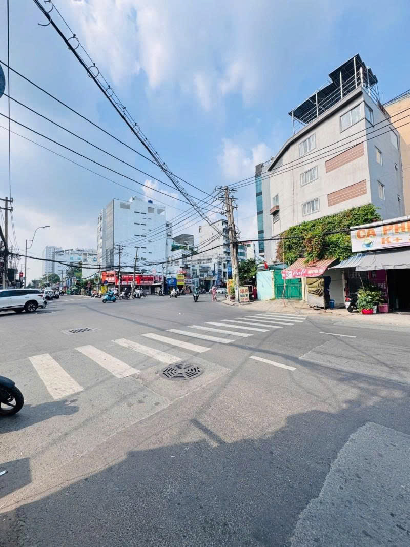 Bán nhà Mặt tiền Nguyễn Xí - gần ĐInh Bộ Linh, 400m là VinCom, 6,3x48m, 3 Tầng , 49,9 tỷ. 15978877