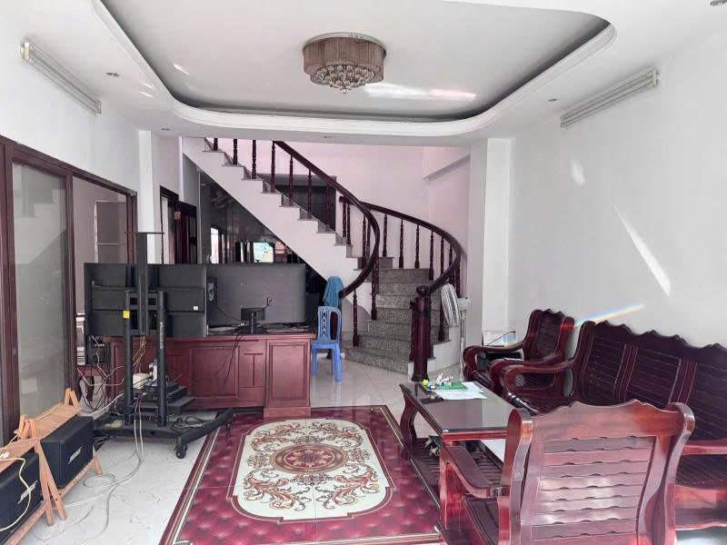 Bán nhà Mặt tiền Nguyễn Xí - gần ĐInh Bộ Linh, 400m là VinCom, 6,3x48m, 3 Tầng , 49,9 tỷ. 15978877