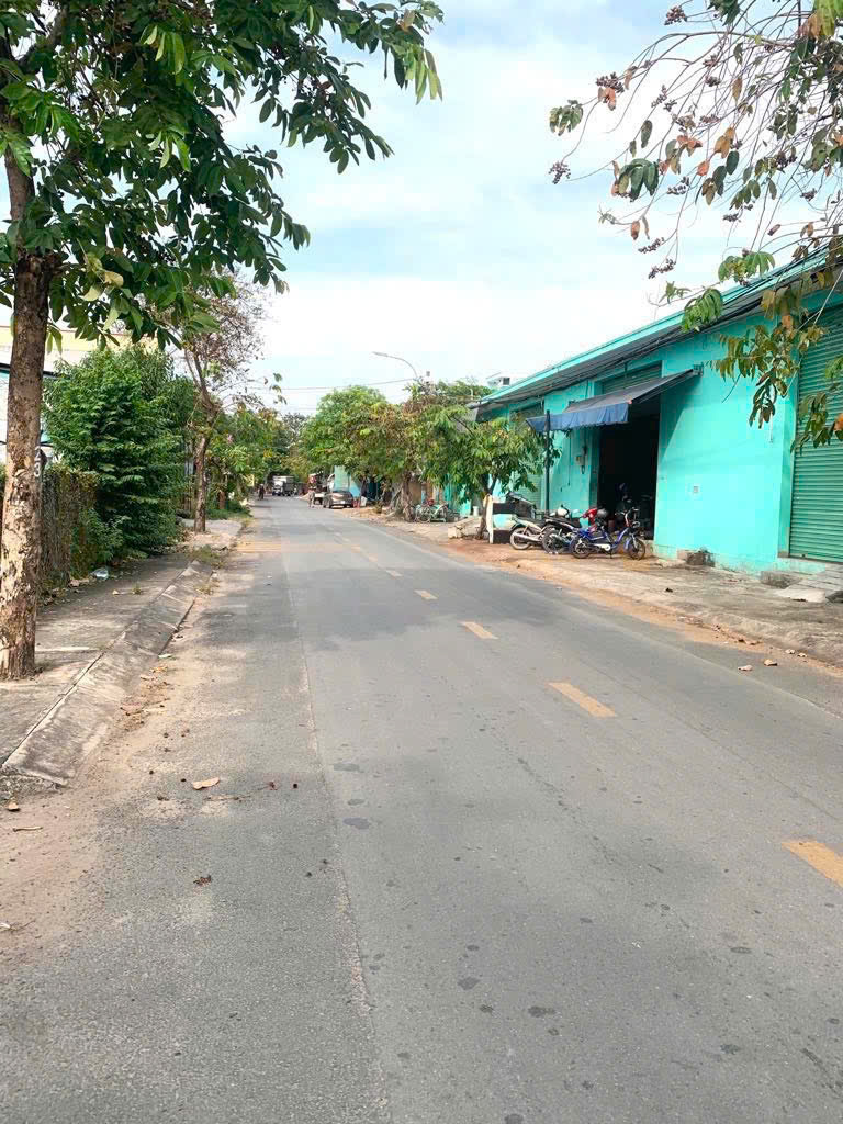 XƯỞNG 2 MẶT TIỀN XUÂN THỚI THƯỢNG 04, HÓC MÔN - 303m² THỔ CƯ – HƯỚNG ĐÔNG 15978893