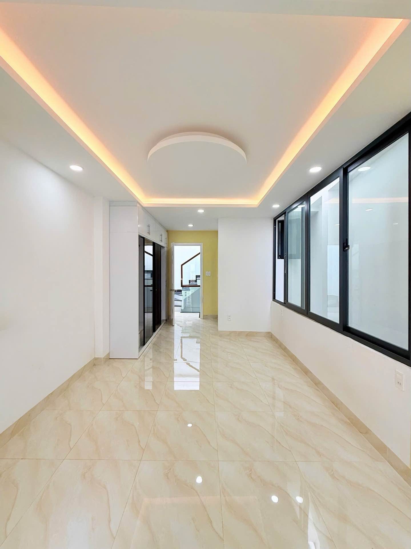 Bán nhà 4 tầng,Huỳnh Văn Bánh, Phú Nhuận,HXH, khu dân cư Vip, 41m2, gần 8 tỷ 15978937