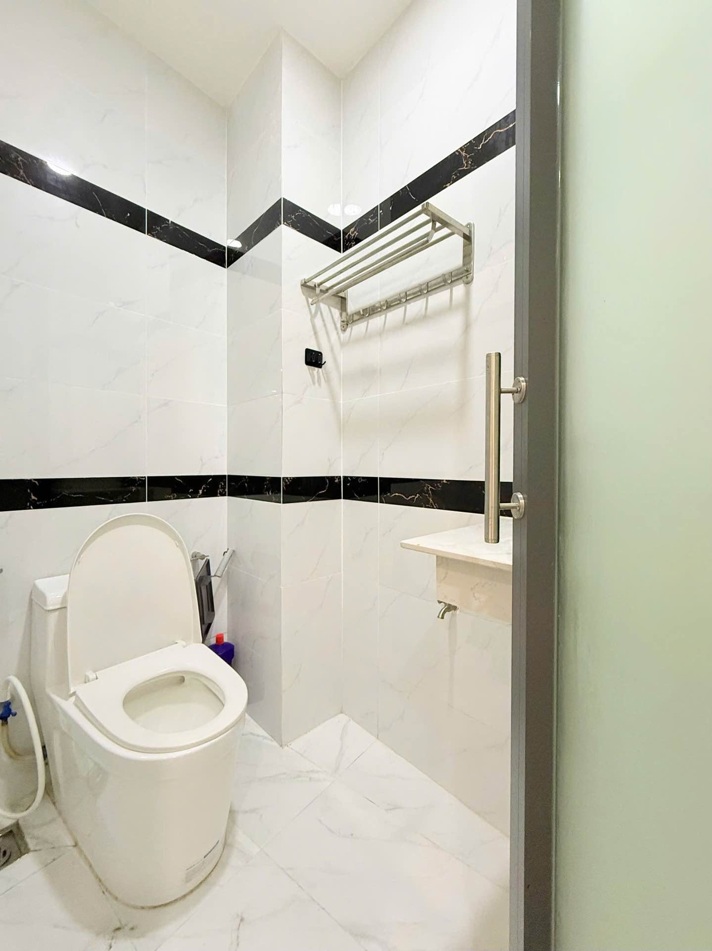 Bán nhà 4 tầng,Huỳnh Văn Bánh, Phú Nhuận,HXH, khu dân cư Vip, 41m2, gần 8 tỷ 15978937