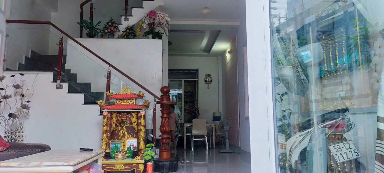 NHÀ ĐẸP GIÁ TỐT - HẺM 1113 HUỲNH TẤN PHÁT, QUẬN 7 - CÁCH MẶT TIỀN ĐƯỜNG CHÍNH KHOẢNG 100M - GIÁ 6,2 15978941