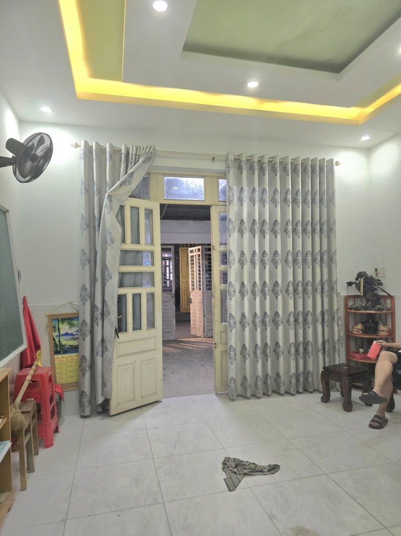 Bán nhà đường Trương Văn Hải, Q9, Thủ Đức, TP HCM. DT 95m2, 2 lầu, 3PN, Giá  8.55  tỷ, SHR 15978952