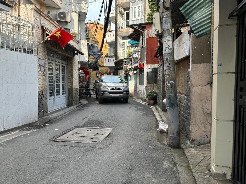 BÁN NHÀ PHÚ NHUẬN OTO VÀO NHÀ 49M2 3 TẦNG NGANG GẦN 4M 3 PN HẺM THÔNG KD THÍCH QUẢNG ĐỨC  GẤP BÁN 15978955