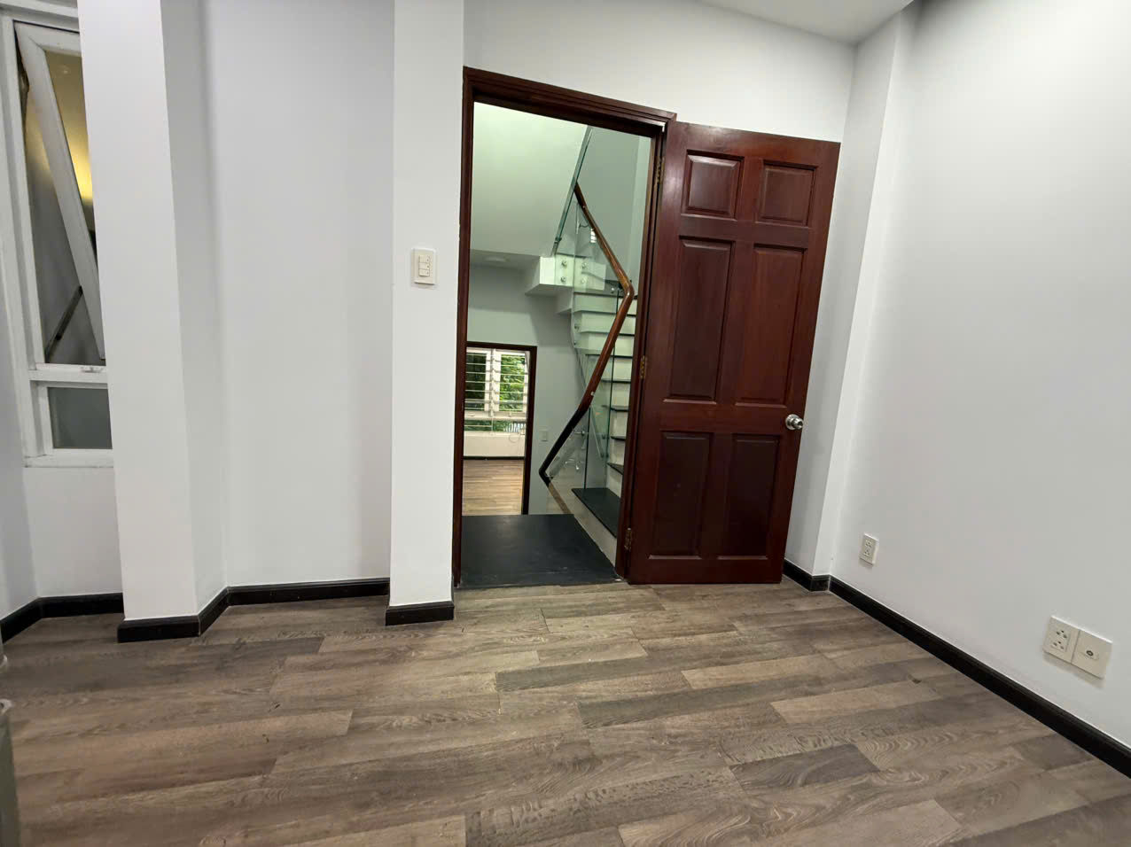 Bán nhà MT Lê Văn Sỹ Phú Nhuận  4lầu TN~45tr chỉ 20tỷ TL 15978993