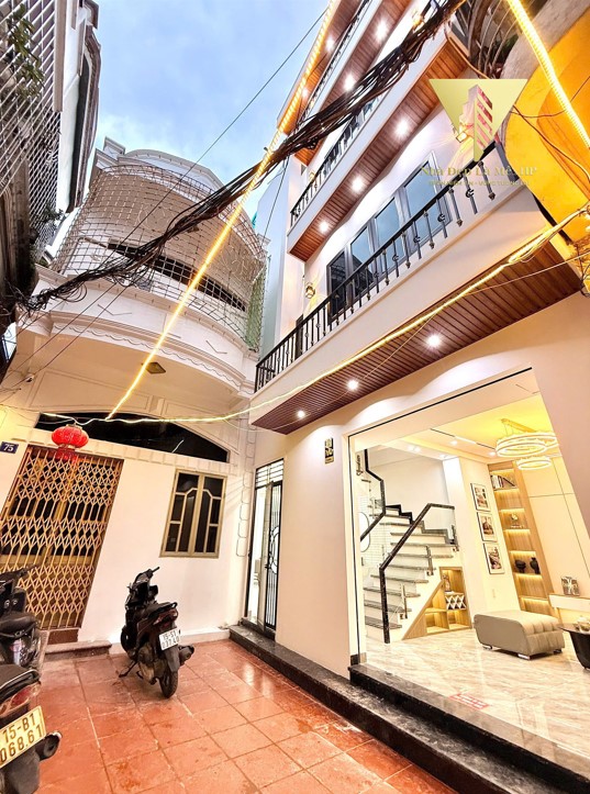 BÁN NHÀ 4 TẦNG TRUNG TÂM TÔ HIỆU – SÂN CỔNG 30M2 – FULL NỘI THẤT – GIÁ 3,9 TỶ 15979027