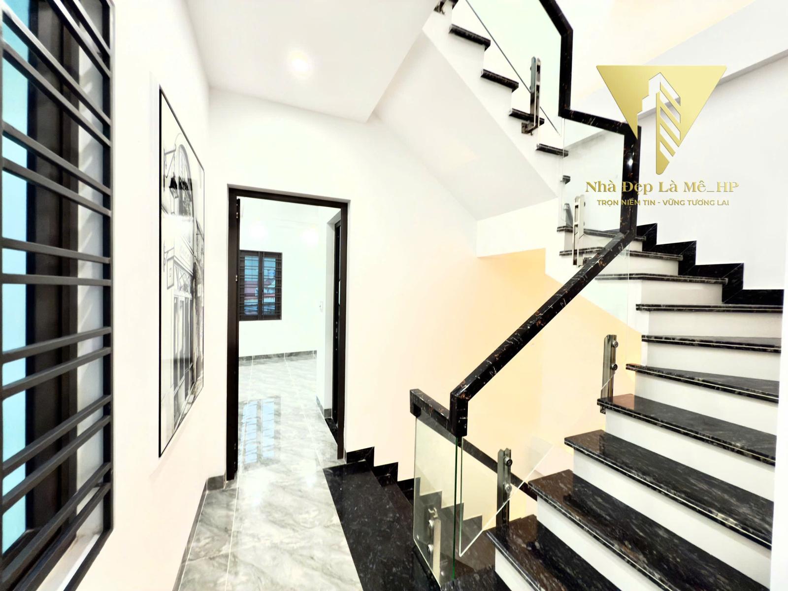 BÁN NHÀ 4 TẦNG TRUNG TÂM TÔ HIỆU – SÂN CỔNG 30M2 – FULL NỘI THẤT – GIÁ 3,9 TỶ 15979027