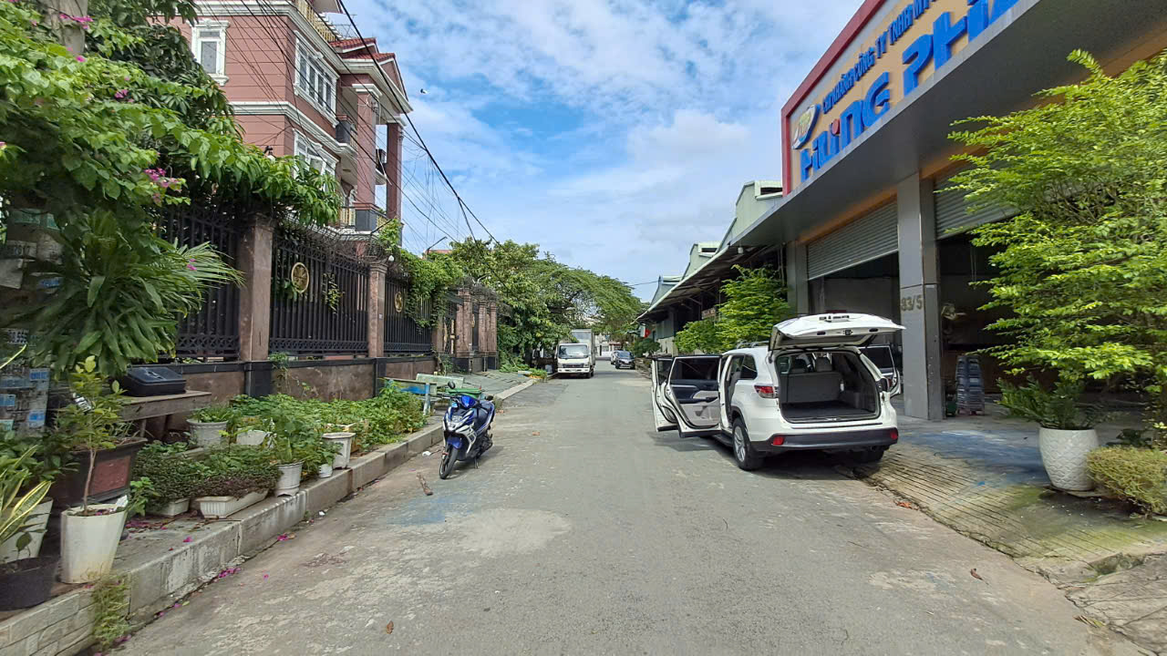 Bán Đất Tặng Nhà Biệt Thự 4 Tầng Quốc Lộ 13 Cũ, Hiệp Bình Phước, Thành Phố Thủ Đức 15979033