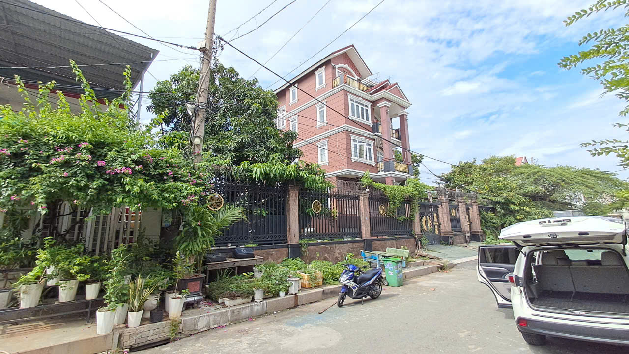 Bán Đất Tặng Nhà Biệt Thự 4 Tầng Quốc Lộ 13 Cũ, Hiệp Bình Phước, Thành Phố Thủ Đức 15979033