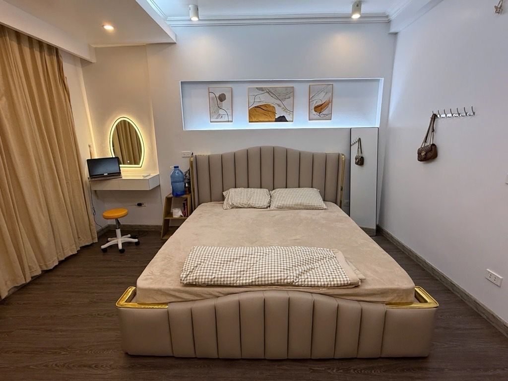 Nhà 5T Ngọc Lâm dân xây, ngõ rộng, gần phố chỉ hơn 9 tỷ còn tl. 15979043