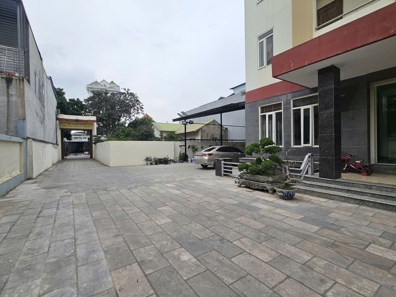 Mời Thuê khách sạn 30 phòng, giá đẹp tại trung tâm Phường Vĩnh Phúc, Phú Thọ 15979048