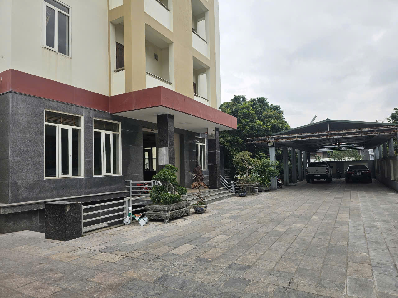 Mời Thuê khách sạn 30 phòng, giá đẹp tại trung tâm Phường Vĩnh Phúc, Phú Thọ 15979048