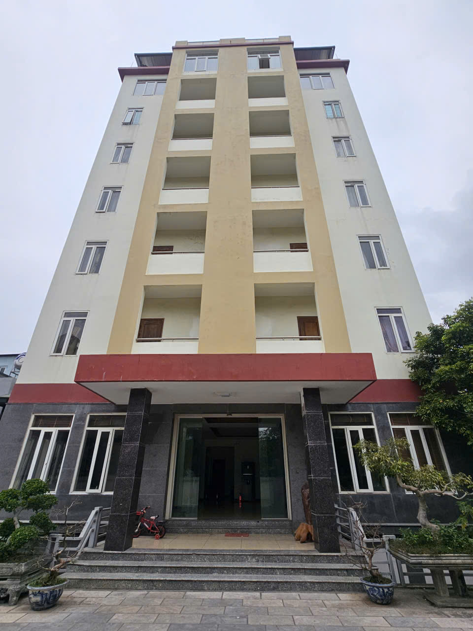 Mời Thuê khách sạn 30 phòng, giá đẹp tại trung tâm Phường Vĩnh Phúc, Phú Thọ 15979048