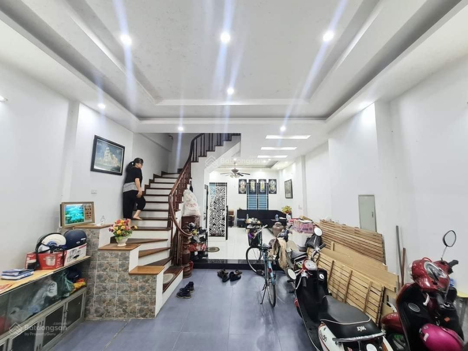 Bán nhà Kim giang dt 45m2 x5T, ngõ rộng,thoáng,gần phố,giá chỉ 8,25 tỷ,sđcc 15979065