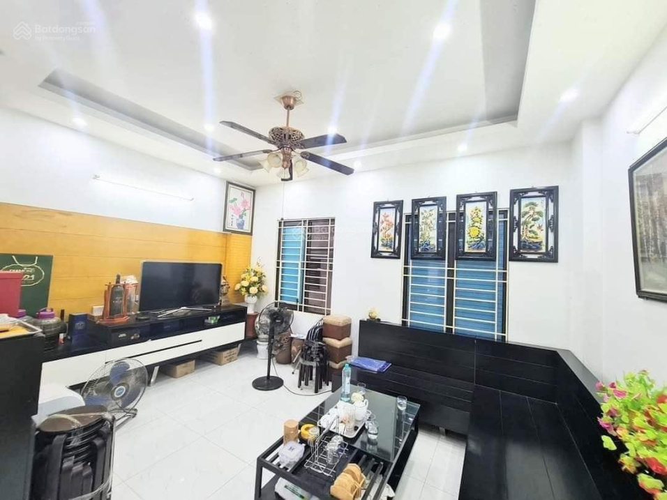 Bán nhà Kim giang dt 45m2 x5T, ngõ rộng,thoáng,gần phố,giá chỉ 8,25 tỷ,sđcc 15979077