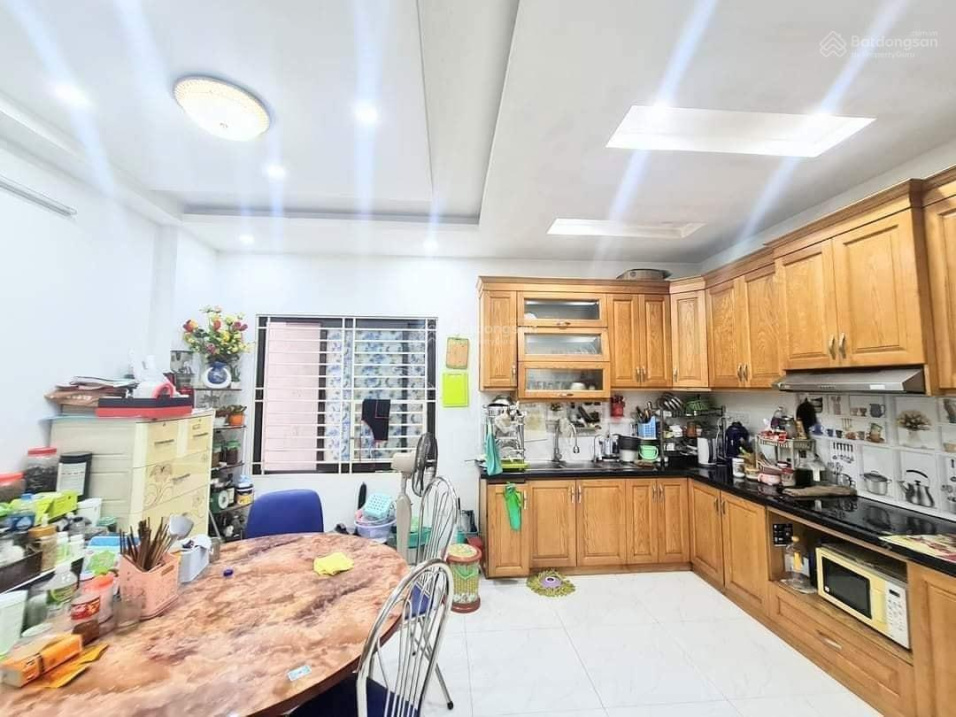 Bán nhà Kim giang dt 45m2 x5T, ngõ rộng,thoáng,gần phố,giá chỉ 8,25 tỷ,sđcc 15979077