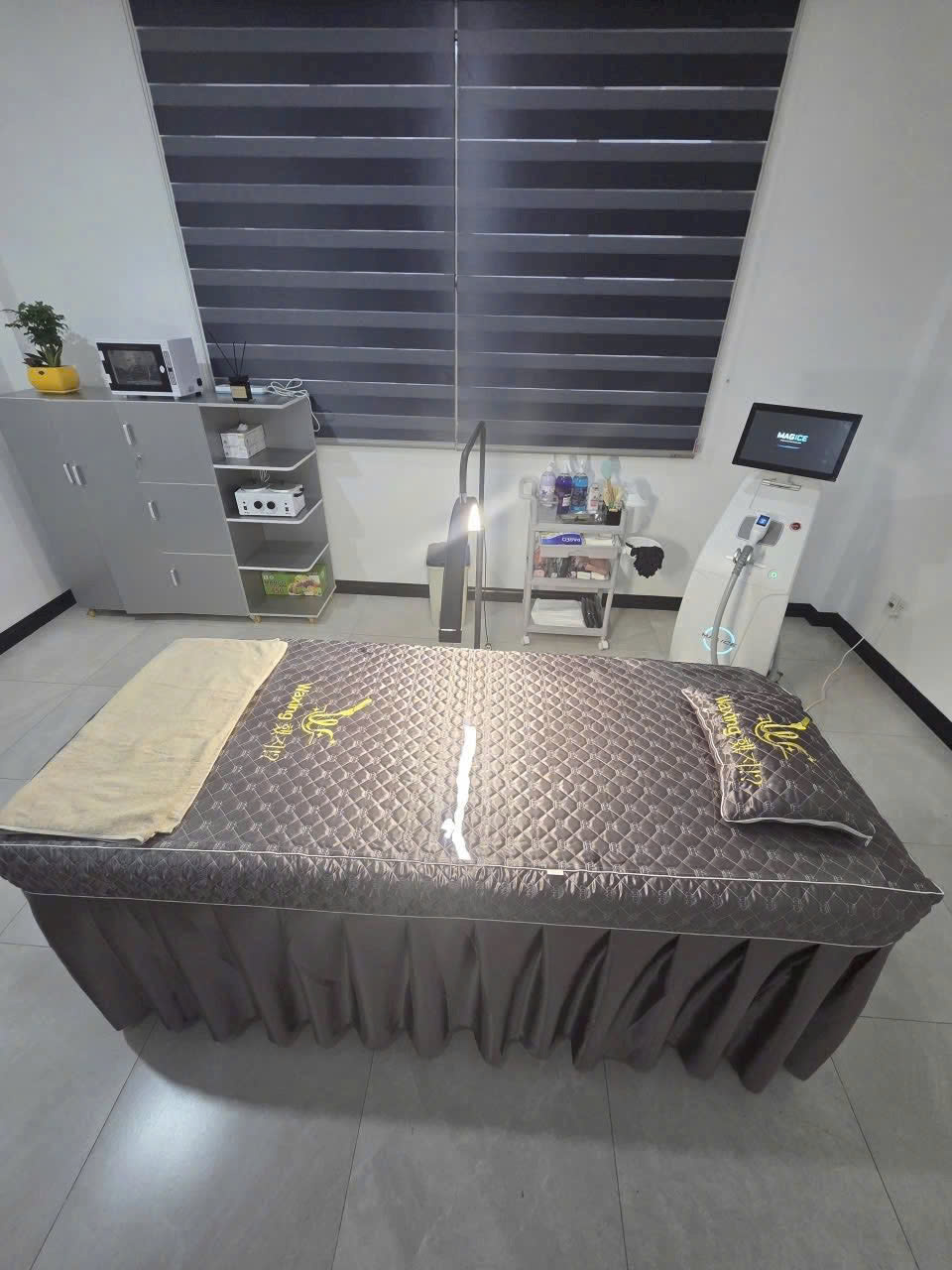 SANG NHƯỢNG GẤP CỬA HÀNG WAXING – QUẬN 7, TP.HCM - 250m2 - giá sang chỉ 330 triệu 15979094