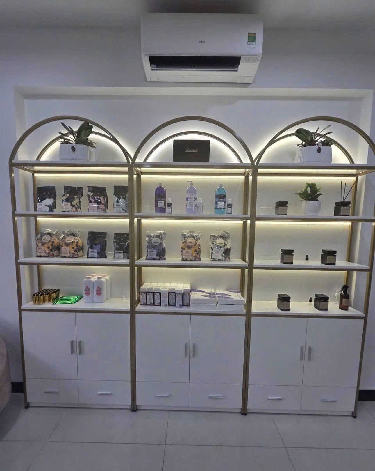 SANG NHƯỢNG GẤP CỬA HÀNG WAXING – QUẬN 7, TP.HCM - 250m2 - giá sang chỉ 330 triệu 15979094