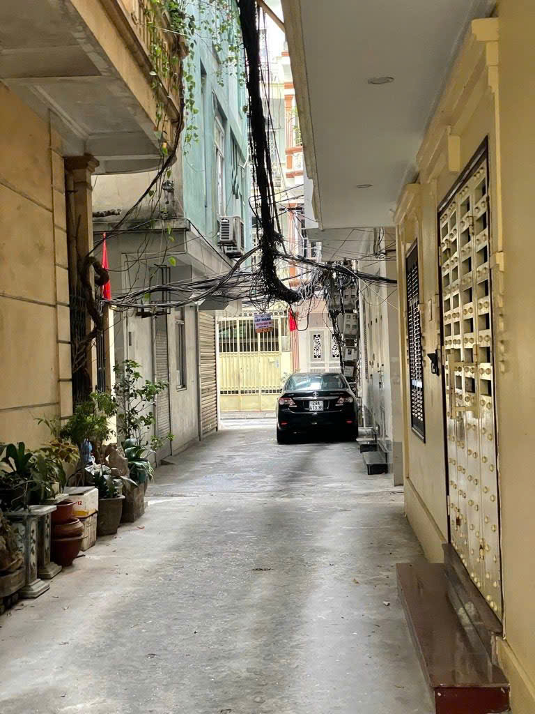 Bán nhà Hoàng Cầu, Đống Đa, ô tô lừi tận cửa, kinh doanh, 43m, 5 tầng, mt 3.7m, 14.5 tỷ 15979111