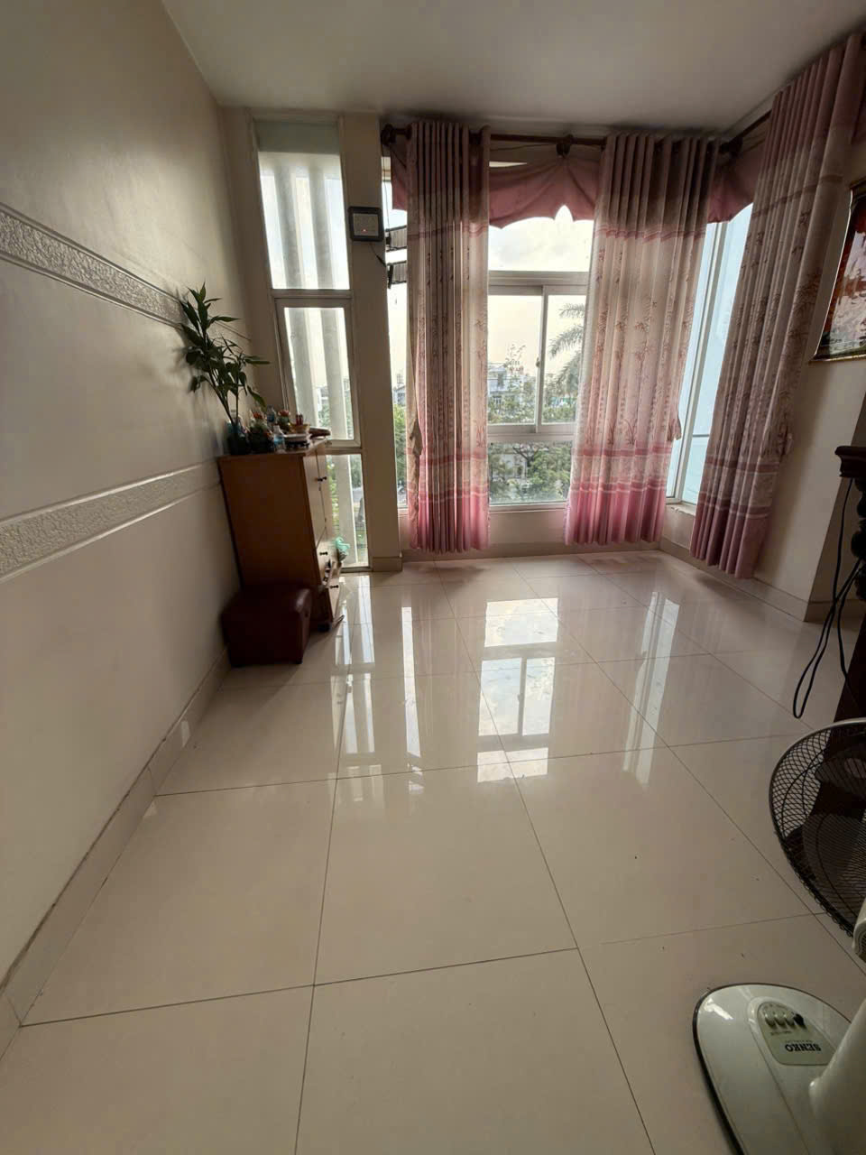 Bán nhà Mặt tiền Lưu Chí Hiếu - gần Tây Thạnh, View Công viên, 5x23m, 4 tầng - 4PN, 17,5 tỷ. 15979135