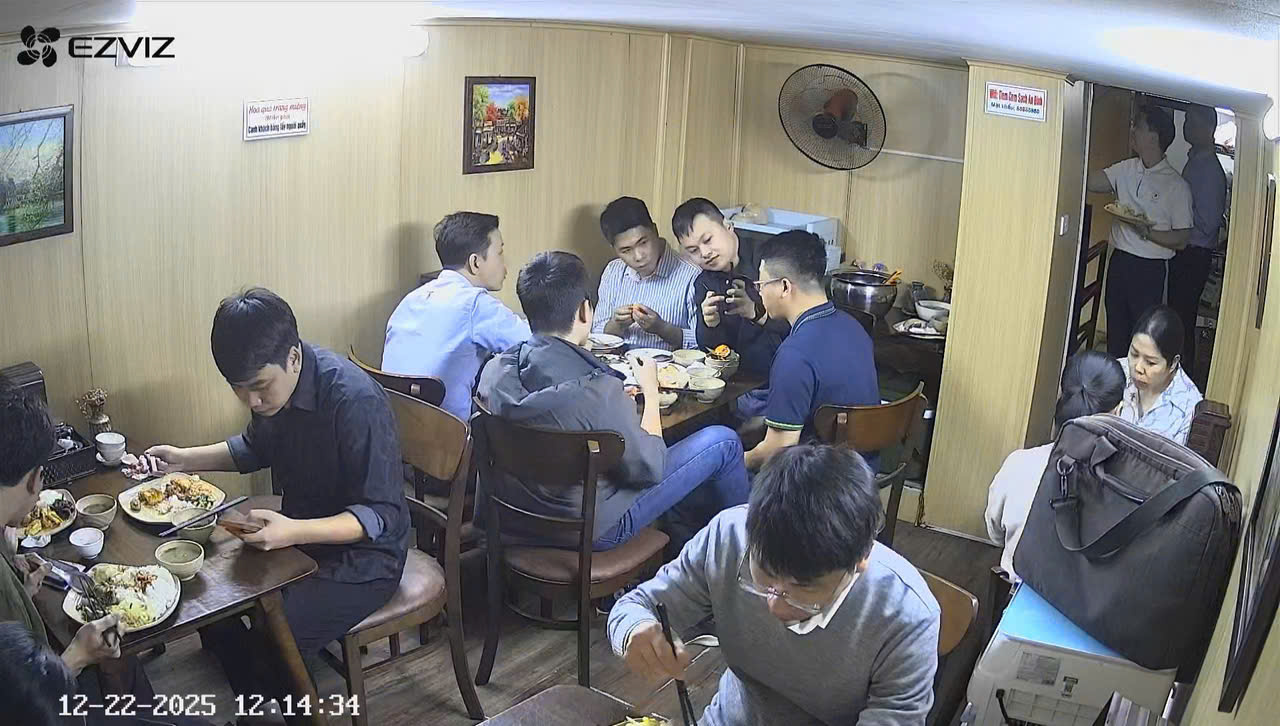 SANG NHƯỢNG GẤP QUÁN CƠM VĂN PHÒNG – NGÕ 1 TÔN THẤT TÙNG, ĐỐNG ĐA 15979147