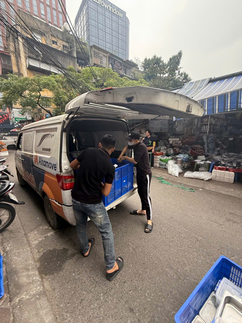 SANG NHƯỢNG GẤP QUÁN CƠM VĂN PHÒNG – NGÕ 1 TÔN THẤT TÙNG, ĐỐNG ĐA 15979147