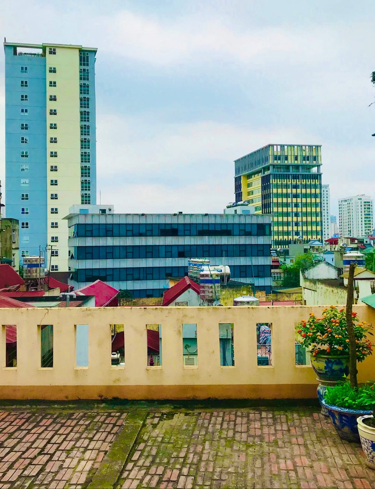 Cho thuê nhà ngõ oto Chiến Thắng 60m2* 2,5 tầng, 1 ngủ, 3 WC, Giá 11 triệu 15979176