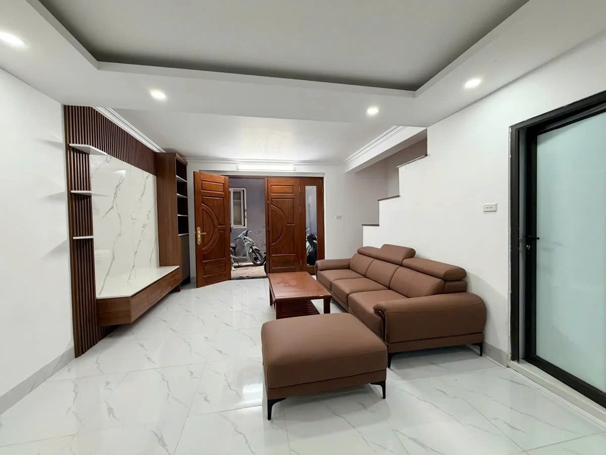 Bán Nhà Phan Kế Bính 43/50m2. 5 tầng. mặt tiền 5.2. giá chỉ 13.9 Tỷ Ba Đình Hà Nội 15979180