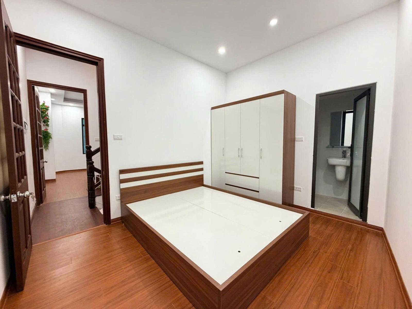 Bán Nhà Phan Kế Bính 43/50m2. 5 tầng. mặt tiền 5.2. giá chỉ 13.9 Tỷ Ba Đình Hà Nội 15979180