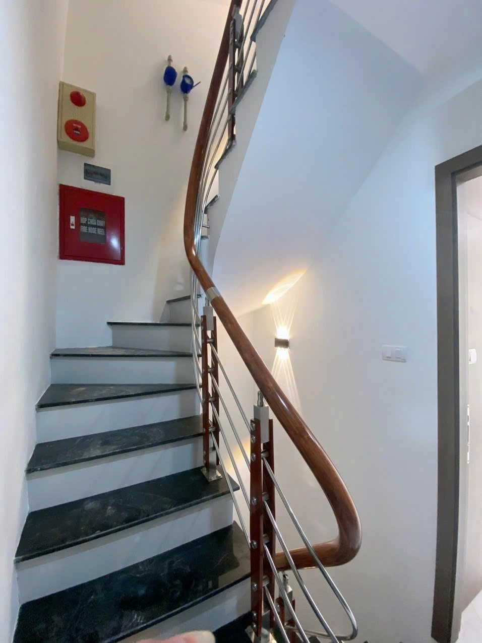 Bán Nhà An Trạch  50m2. 7 tầng. mặt tiền 4m. giá đẹp 13.3 Tỷ Đống Đa Hà Nội 15979188