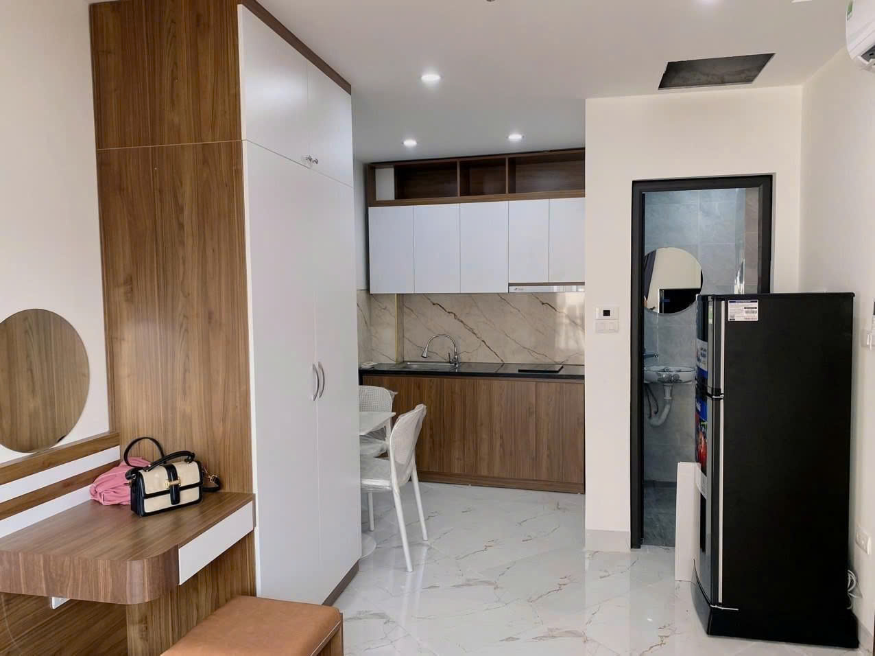 Bán Nhà An Trạch  50m2. 7 tầng. mặt tiền 4m. giá đẹp 13.3 Tỷ Đống Đa Hà Nội 15979188