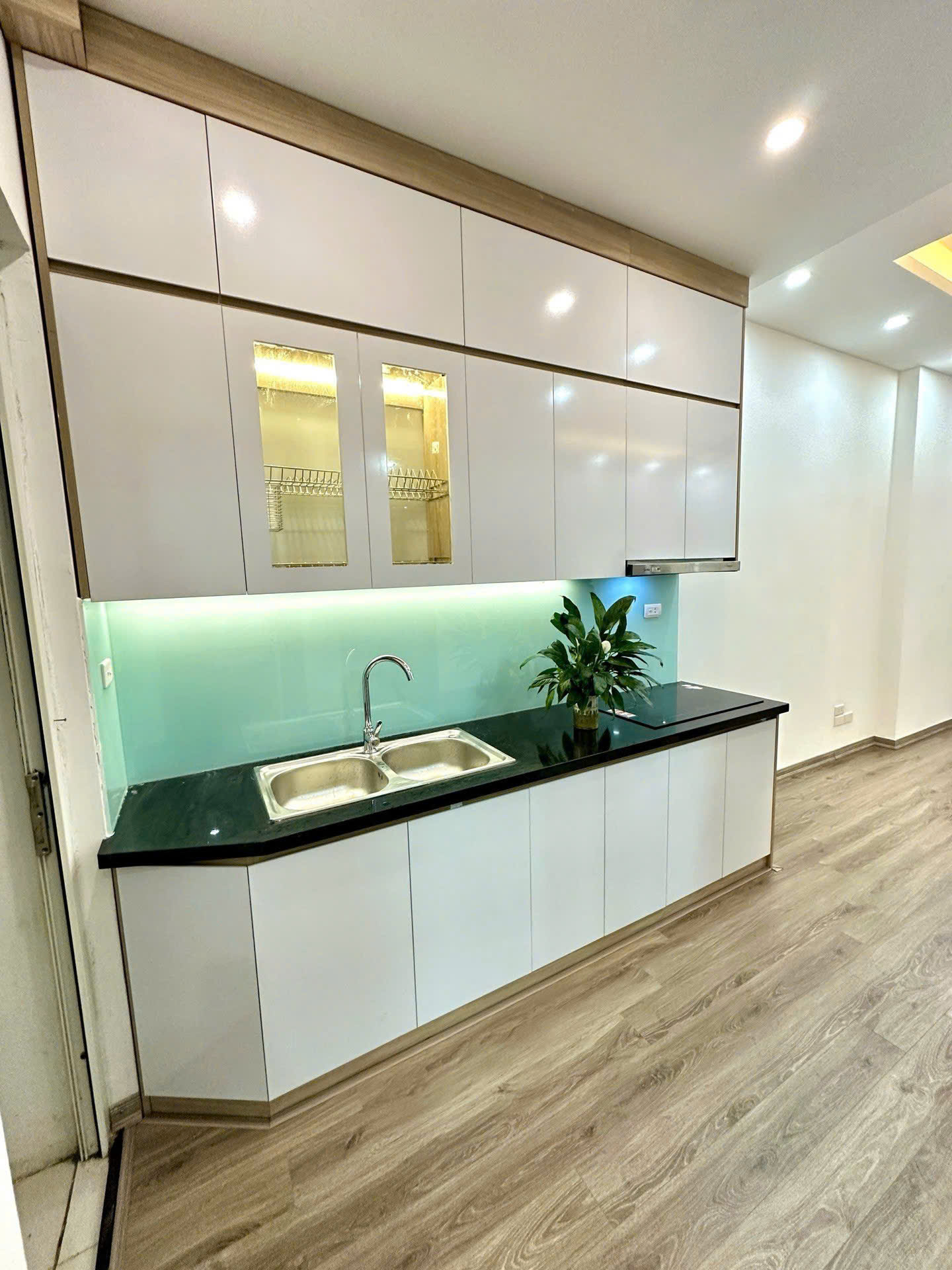 Bán gấp căn hộ chung cư tòa Kim Văn - Kim Lũ - Tặng nội thất. 15979196