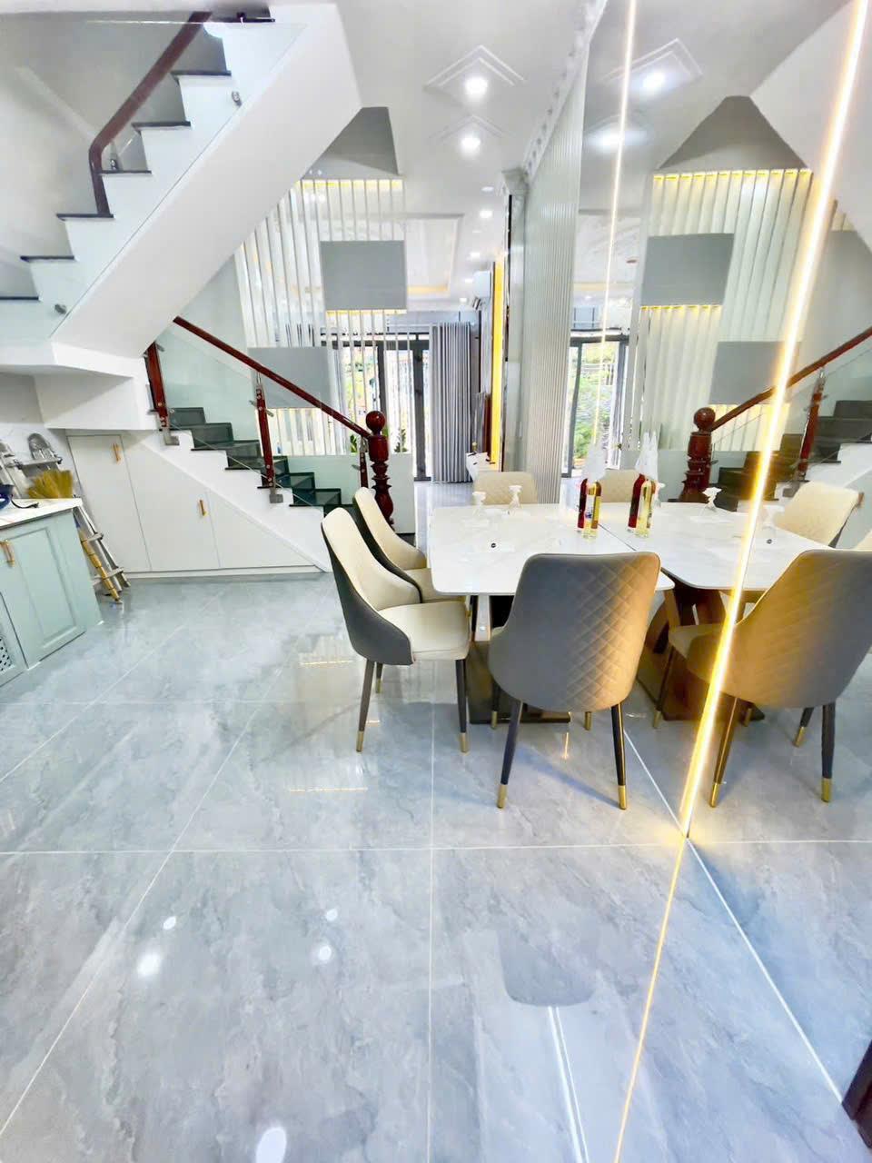 NHÀ 3 TẦNG, XE TẢI ĐỔ CỬA, CẠNH PHÚ MỸ HƯNG, SÁT MẶT TIỀN, CHỈ HƠN 5 TỶ 15979229