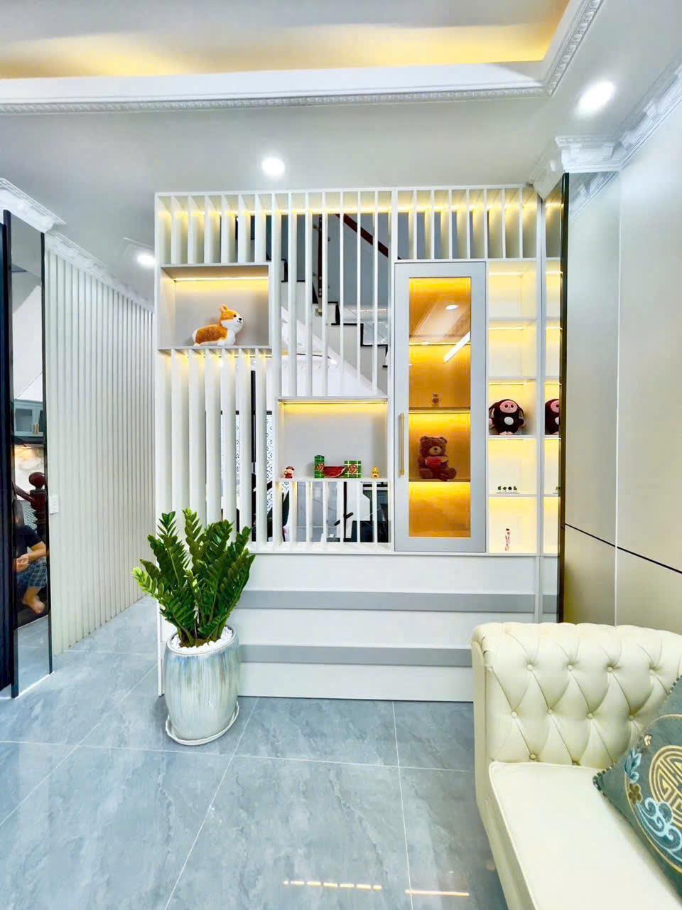 NHÀ 3 TẦNG, XE TẢI ĐỔ CỬA, CẠNH PHÚ MỸ HƯNG, SÁT MẶT TIỀN, CHỈ HƠN 5 TỶ 15979229