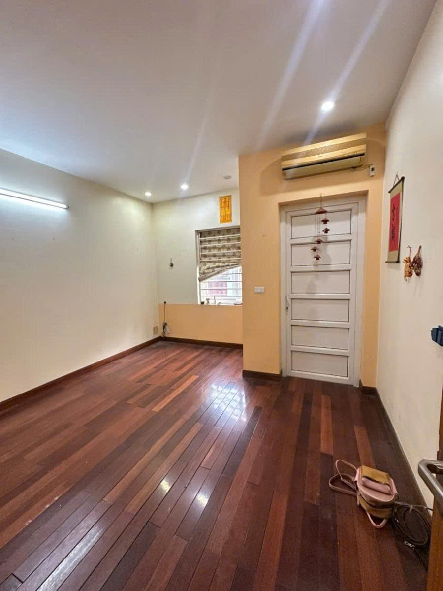 BÁN NHÀ BỒ ĐỀ - 5 TẦNG - GARA - THÔNG HỒNG TIẾN - Ô TÔ 7 CHỖ 15979235