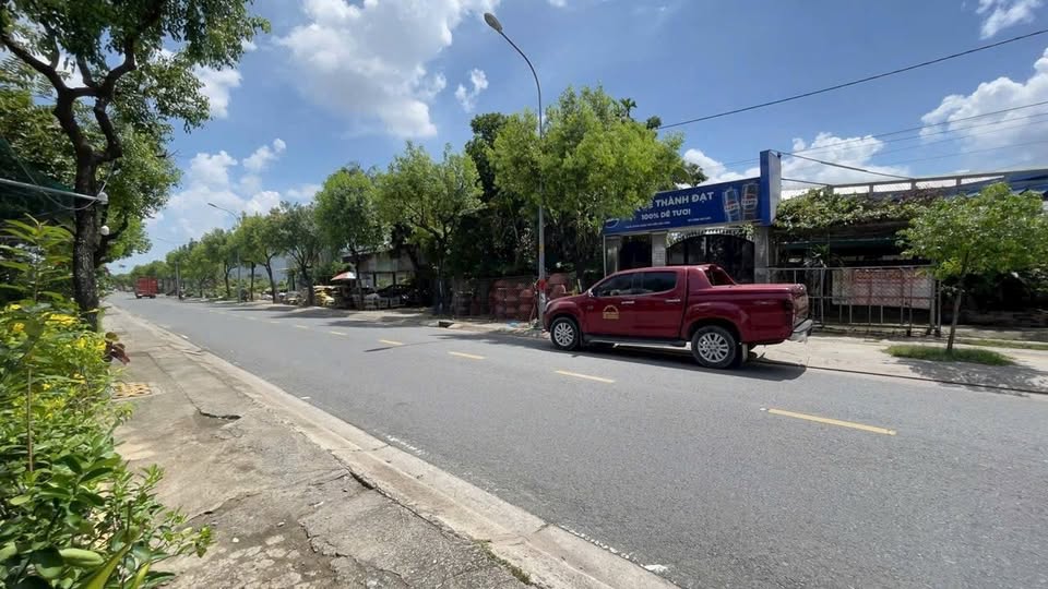 Bán nhà mặt tiền 12x30m nở hậu 17m giá 10,7 tỷ Đường Huỳnh Thị Na 15979252