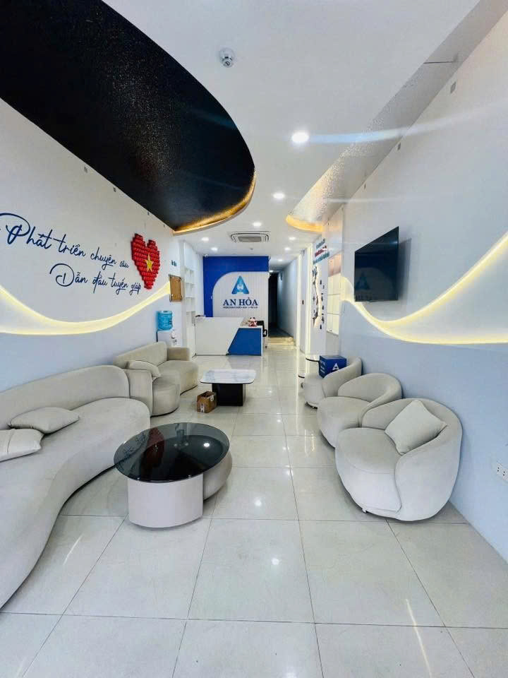 Sang nhương mặt bằng có đầy đủ pccc Trang thiet bị Quận 10 15979274