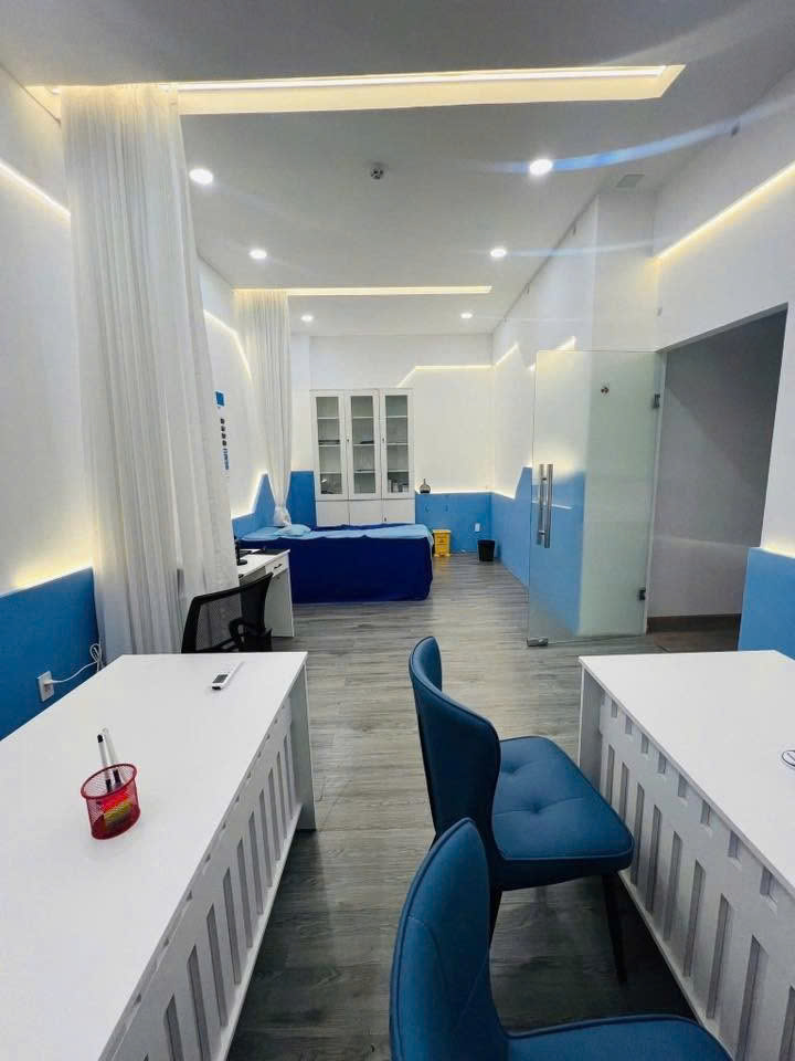 Sang nhương mặt bằng có đầy đủ pccc Trang thiet bị Quận 10 15979274