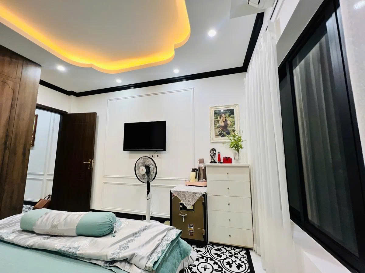 NHÀ ĐẸP TRUNG TÂM THANH XUÂN – Ô TÔ VÀO NHÀ – THANG MÁY – KINH DOANH 15979308