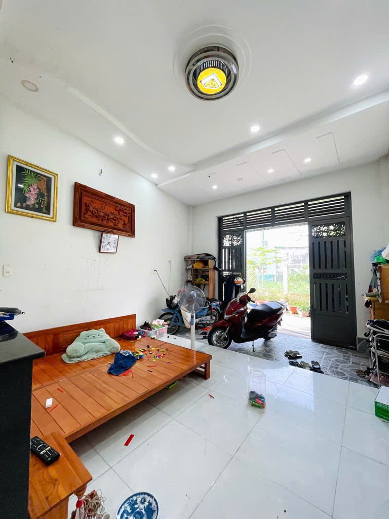 Bán nhà Tô Ký Quận 12 giá 4,25 tỷ – nhà đẹp, đường 6m ô tô, sổ hồng riêng 15979331