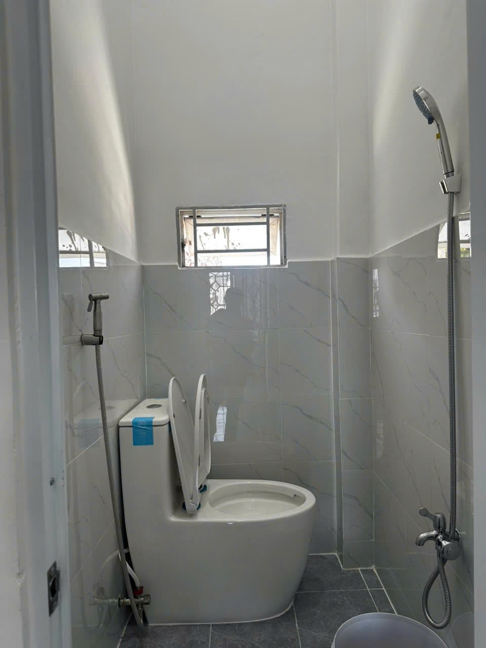 CHO THUÊ NHÀ NGUYÊN CĂN MẶT TIỀN ĐƯỜNG 393 NGUYỄN VĂN KHỐI , PHƯỜNG 8, QUẬN GÒ VẤP, TPHCM 18tr/ 15979348