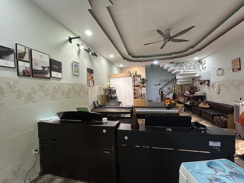 Bán nhà đường số 10, Trường Thọ, Thủ Đức, TP HCM. DT  68m2 - 7.75 tỷ - Sổ hồng - 0933125879 15979356