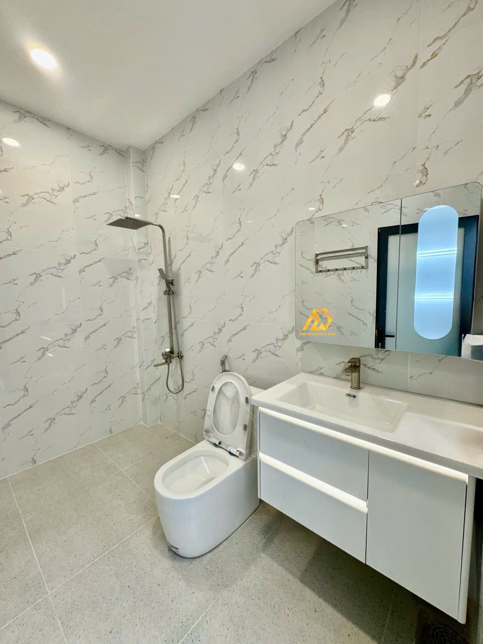 GIẢM TỪ 3,1 TỶ CHỈ CÒN 2,89 TỶ BÁN NHÀ MỚI TIẾN THÀNH – TRUNG TÂM Tp VĨNH LONG 15979370