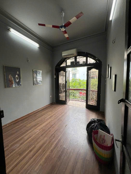 CHO THUÊ TẦNG 2- TẦNG 3  MẶT ĐƯỜNG NGUYỄN HỮU HUÂN, PHƯỜNG LÝ THÁI TỔ, QUẬN HOÀN KIẾM, HÀ NỘI 15979390