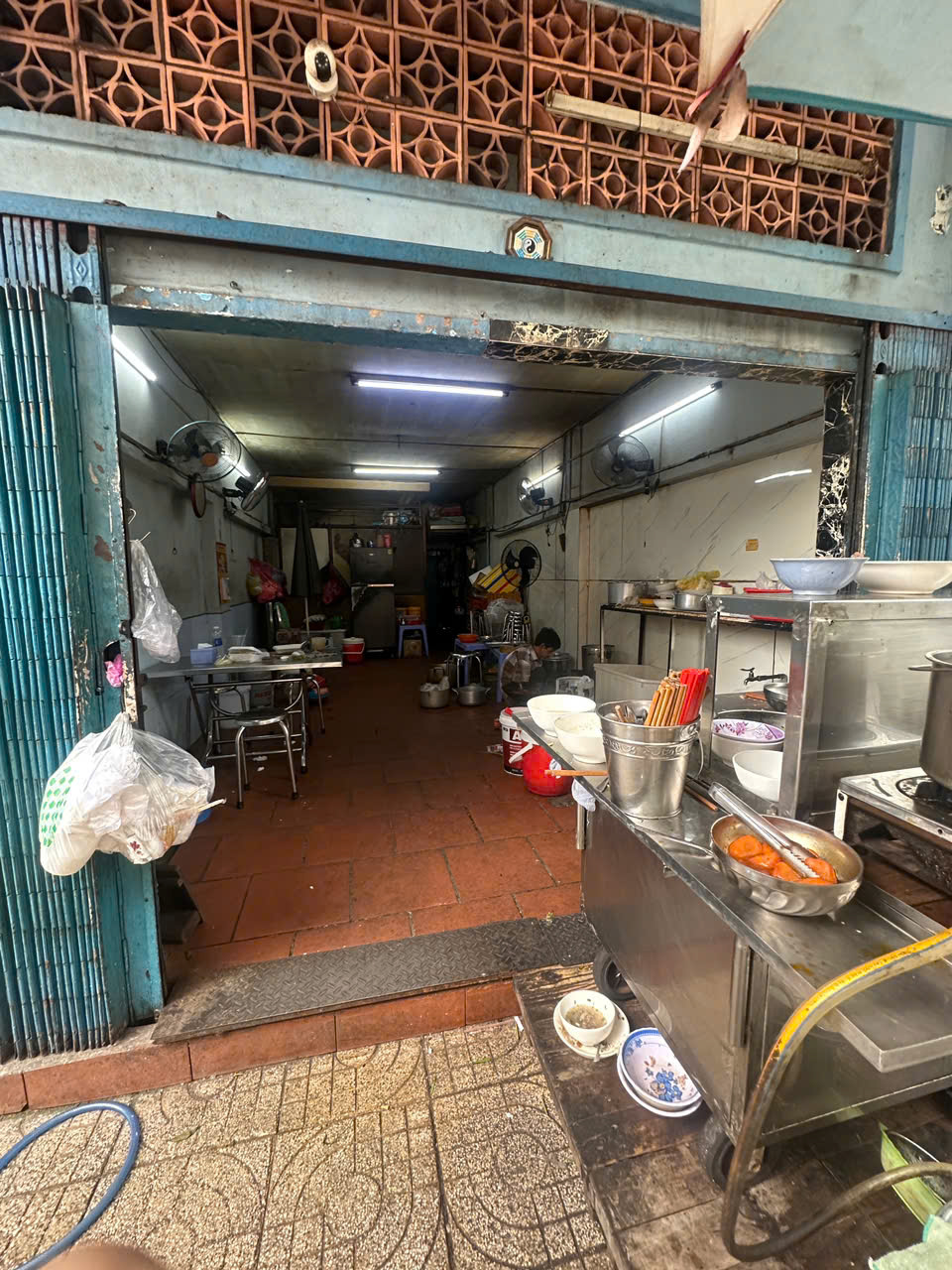 CHO THUÊ MẶT BẰNG MẶT TIỀN – QUẬN 5, TP HCM 15979404