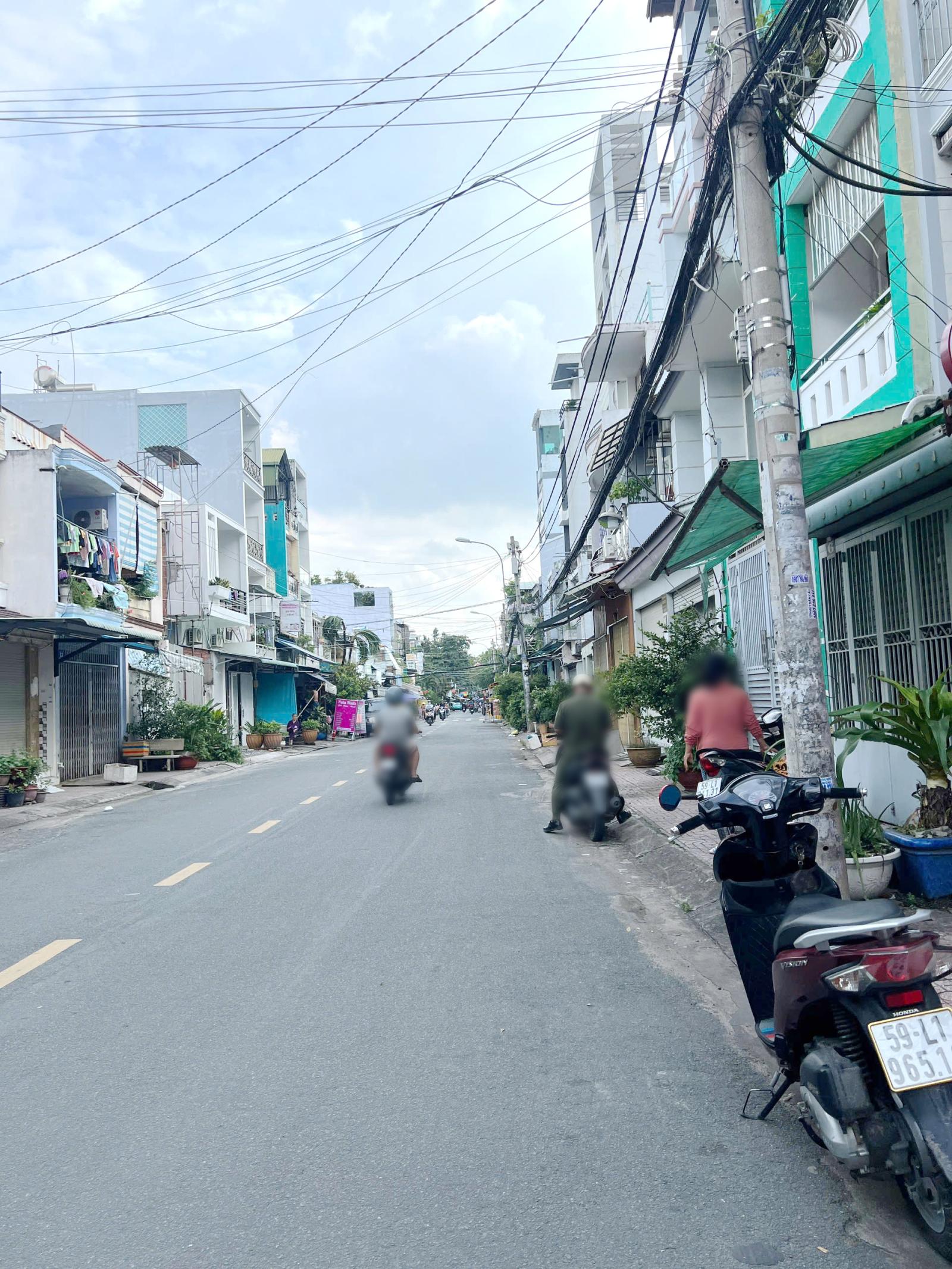 Nhà 4 tầng mặt tiền đường Tám Danh P.Chánh Hưng . Giá: 11 tỷ 15979409