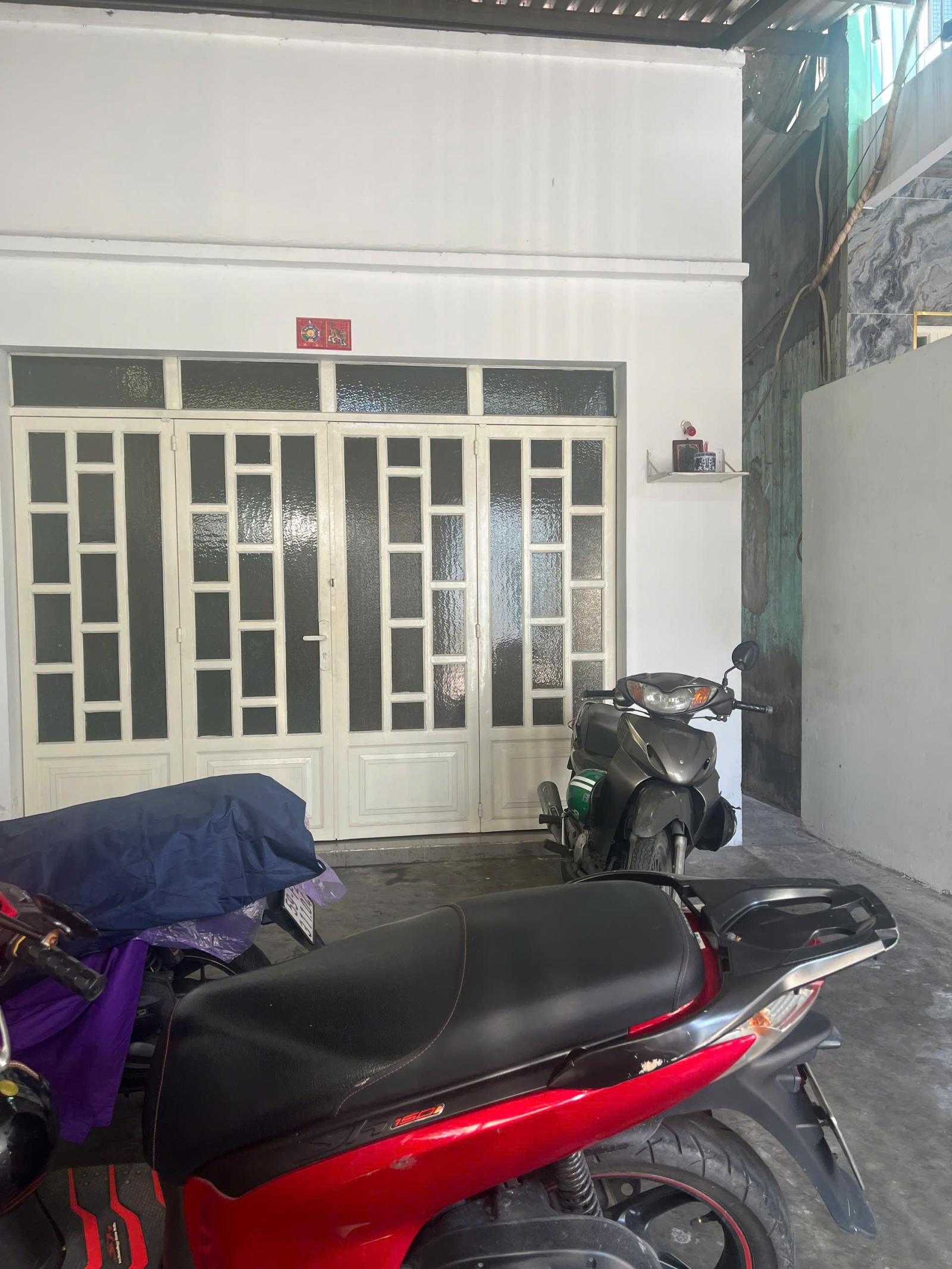 Bán nhà Cấp 4, nở hậu DT lớn 182m2 hẻm thông đường Chánh Hưng P.Chánh Hưng. Giá 9.5 tỷ TL 15979414