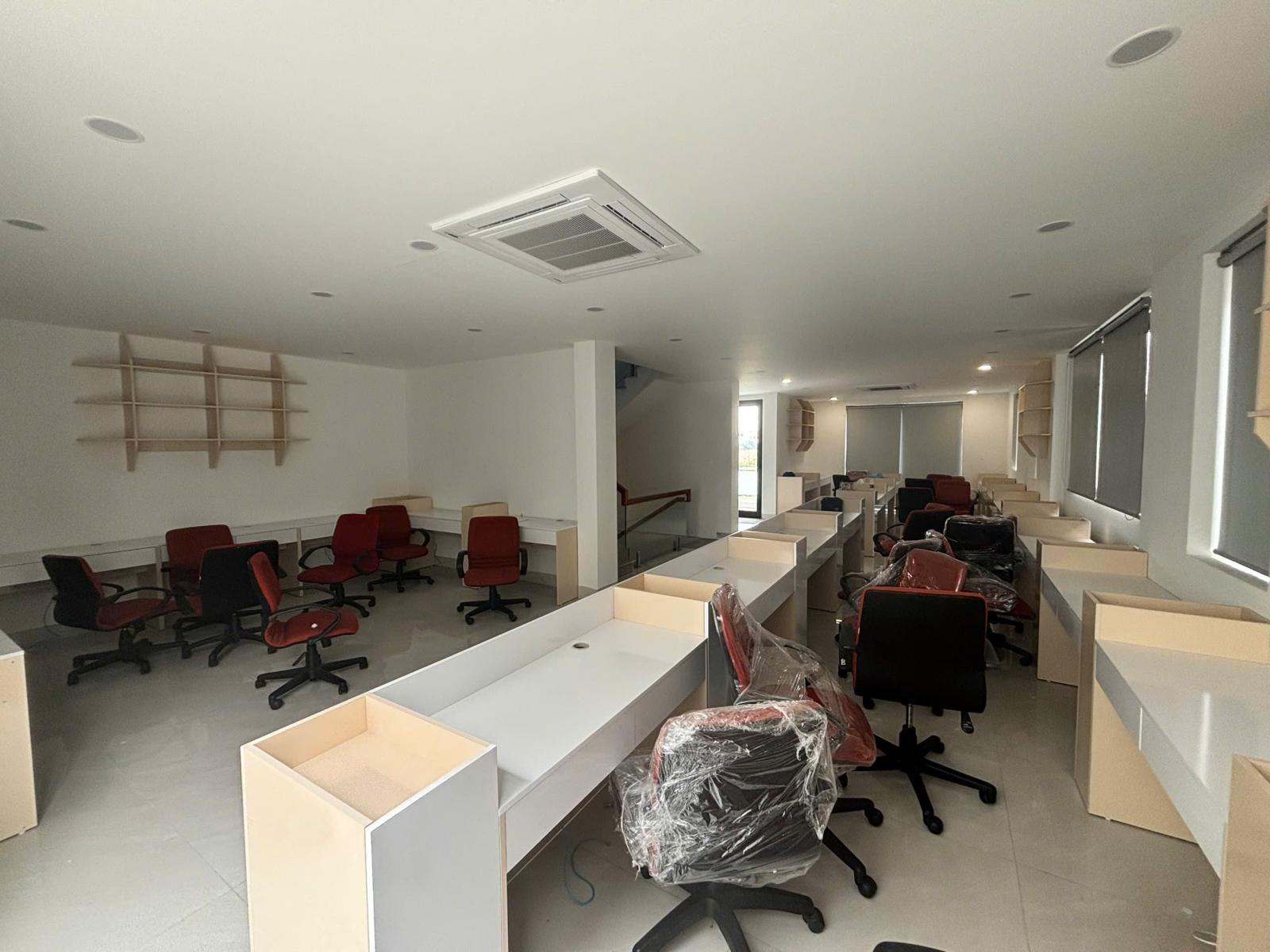 NHƯỢNG TRUNG TÂM NGOẠI NGỮ QUẬN HÀ ĐÔNG, HÀ NỘI 15979425